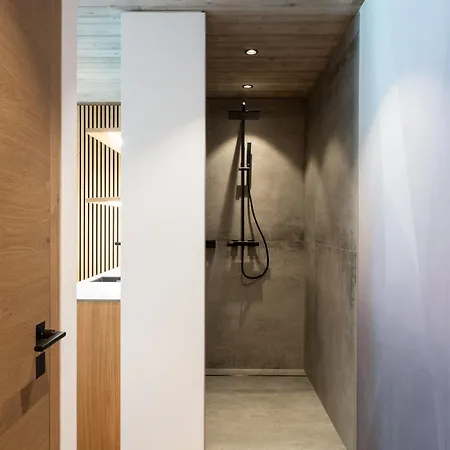 - Haus Jolanda *