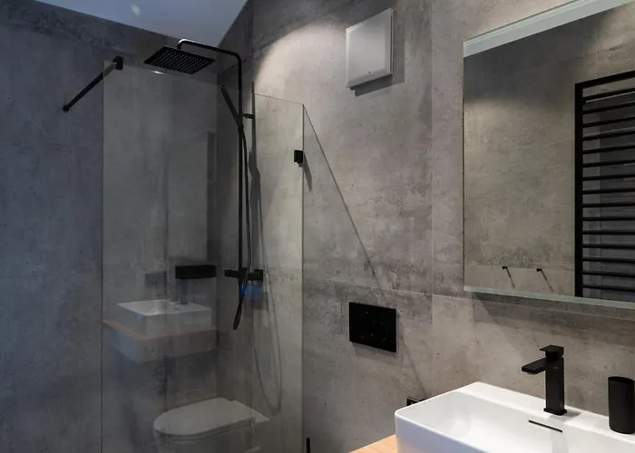 - Haus Jolanda