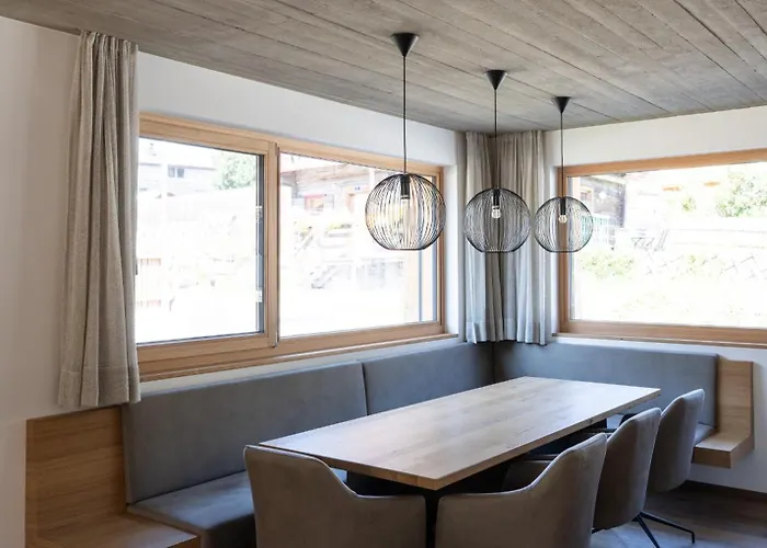 - Haus Jolanda